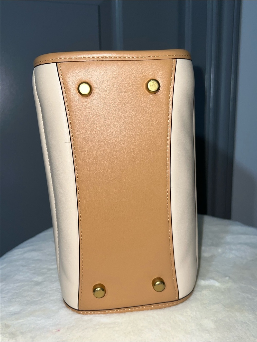 NWT Coach Puffy Field Tote/ Crossbody in Cream/Tan C6852 - Picture 4 of 5